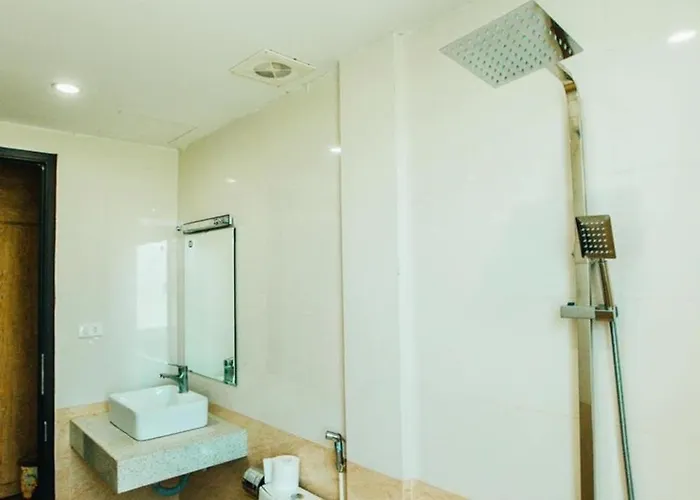 Căn Hộ 6 Ngủ View Biển Và View âu Tàu Tuần Châu -